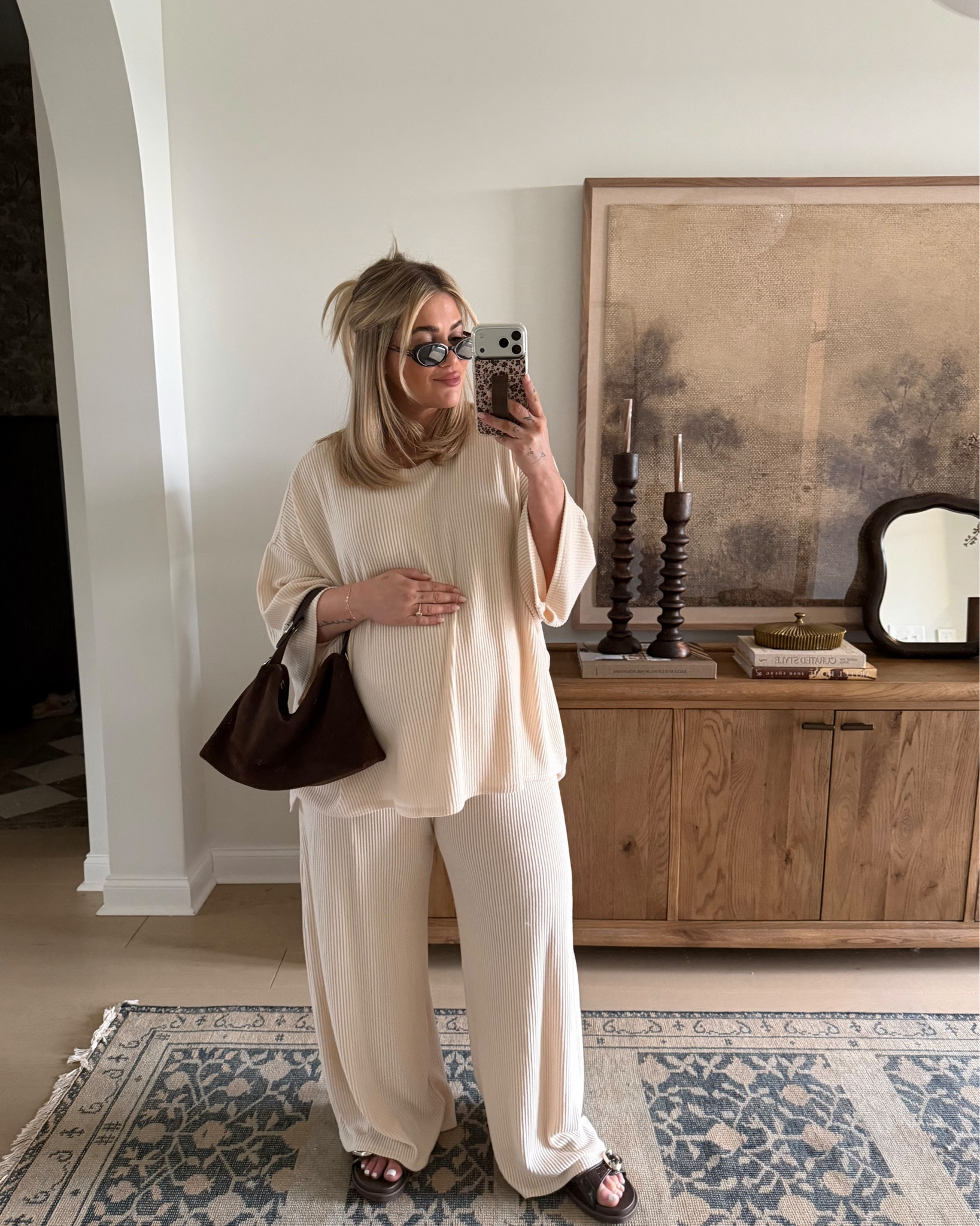 Last weeks outfit round up 🤍 
Outfit #1 — XXL (could do a XL) 
Outfit #2 — XL jacket + bottoms & medium tank 
Outfit #3 — medium jumpsuit (runs large) XL trench 
Outfit #4 — large jumpsuit 
Outfit #5 — large dress 