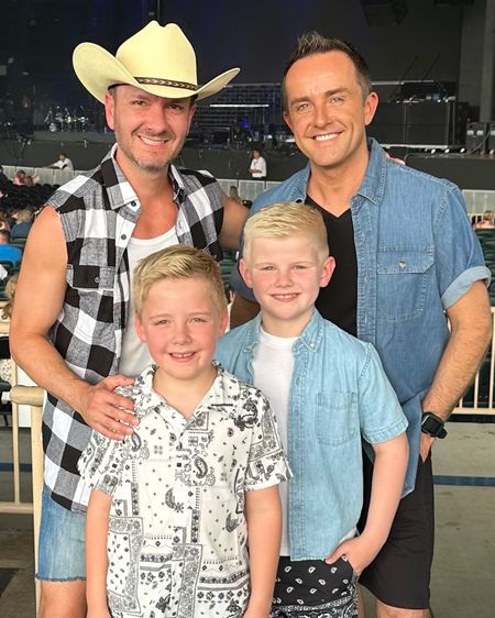 When you go to Shania you dress for the part.

Last minute family outfit. The look: black and white paisley + denim + check.

We even got crafty by cutting some denim jeans and making a sleeveless shirt out of a log sleeved black and white check shirt (because this was last minute and it worked out!)

#countryconcert

#LTKmens #LTKkids #LTKfamily