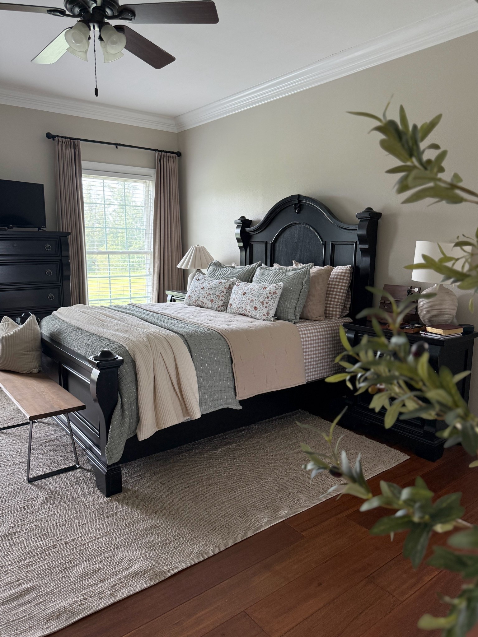 New Quince bedding just in time for a Summer bedroom refresh! Check out the whole video over on YouTube! 

#LTKSaleAlert #LTKHome #LTKSeasonal