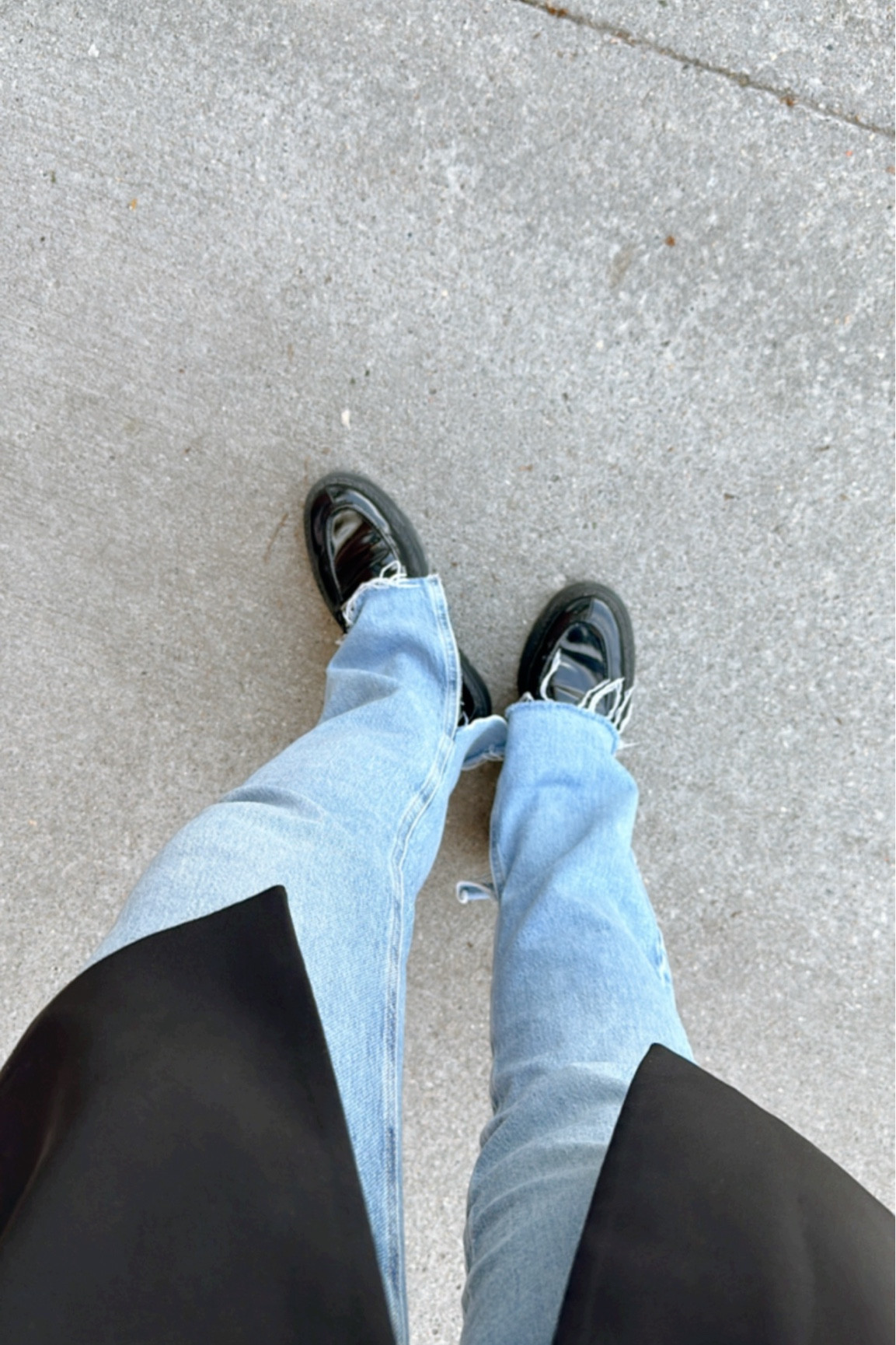 Jeans outfit | chunky loafers outfit | jeans with oversized blazer 

#LTKstyletip #LTKshoecrush #LTKsalealert