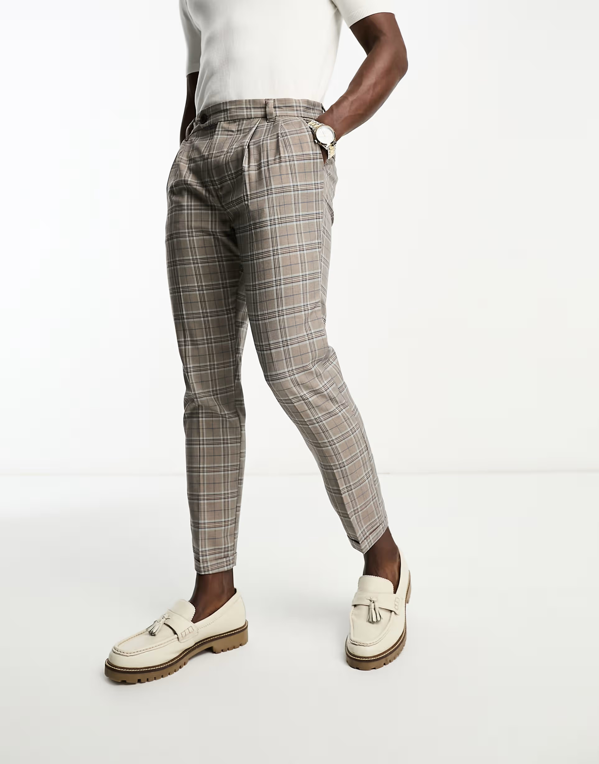 New Look pleat front smart tapered pants in brown plaid | ASOS (Global)