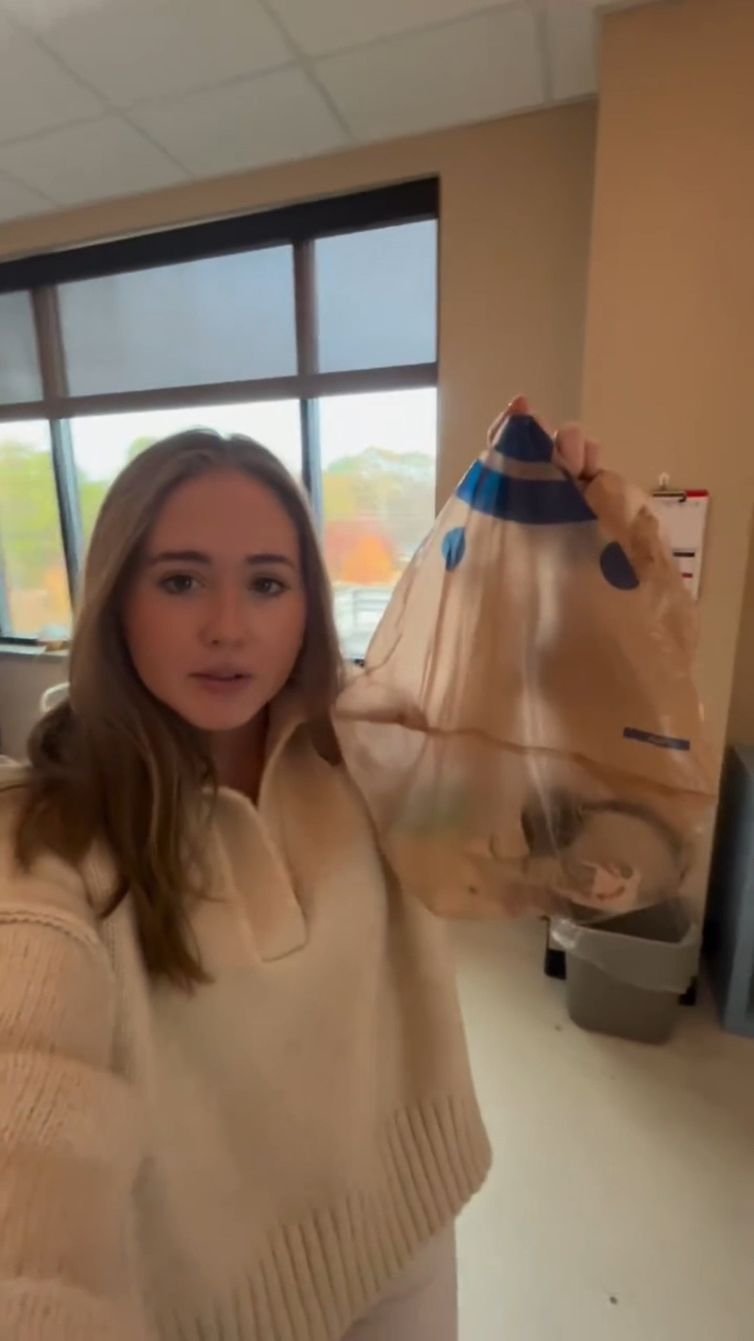 Little vlog for our second to last day of school until Christmas break!! 🎄❄️🫶🏻 #teacher #middleschoolteacher #teacherdayinthelife #teachersofinstagram #teacherinspo