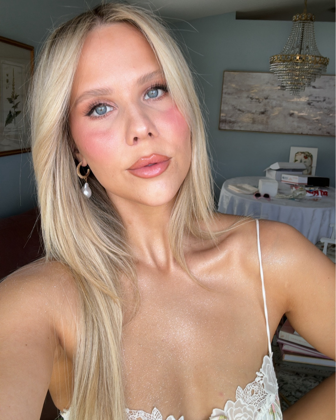 Sydney Sweeney Meta gala Glow // body glitter // body shimmer // body highlighter  

#LTKFindsUnder50 #LTKBeauty #LTKFindsUnder100