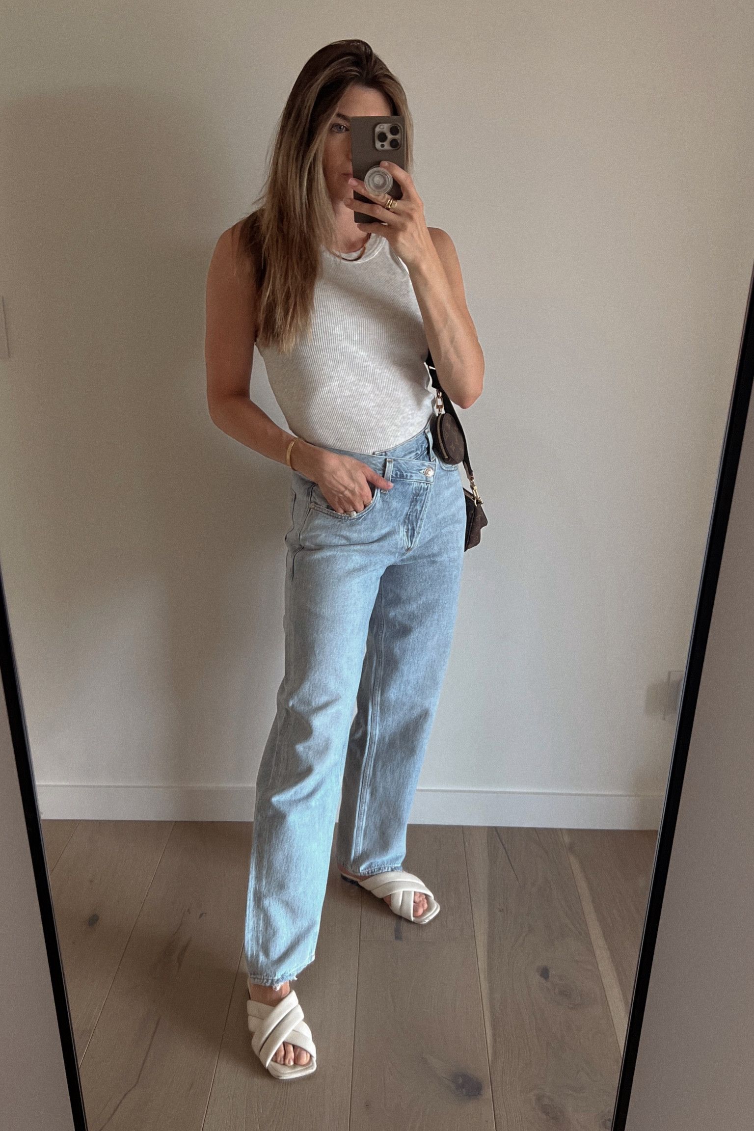 keepin it casual in agolde elevated basics 

#LTKshoecrush #LTKstyletip #LTKsalealert