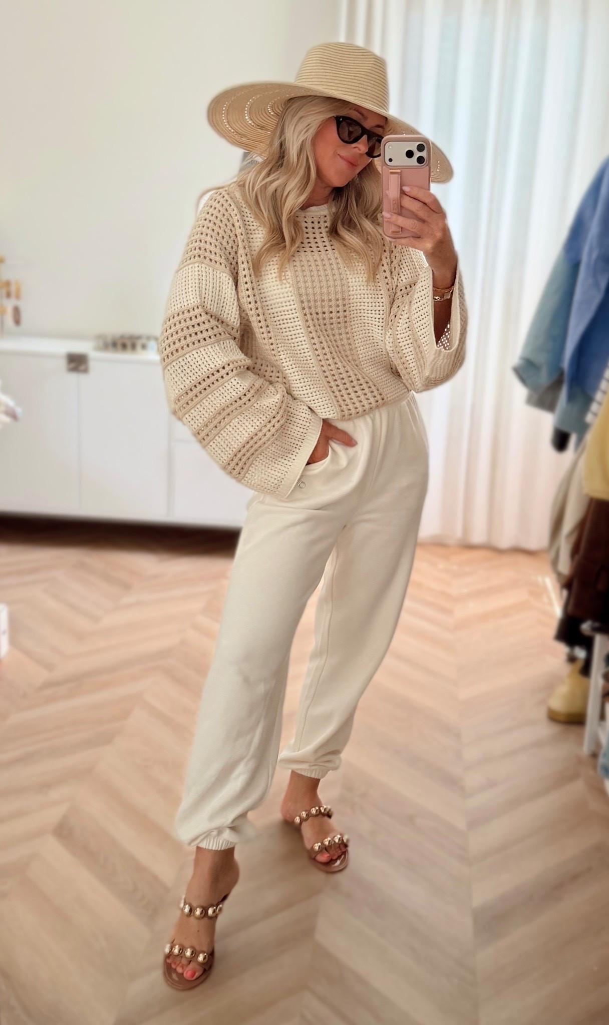 Top is medium - all they had at my store 
Sweats: small & just restocked in spring colors! 🤍