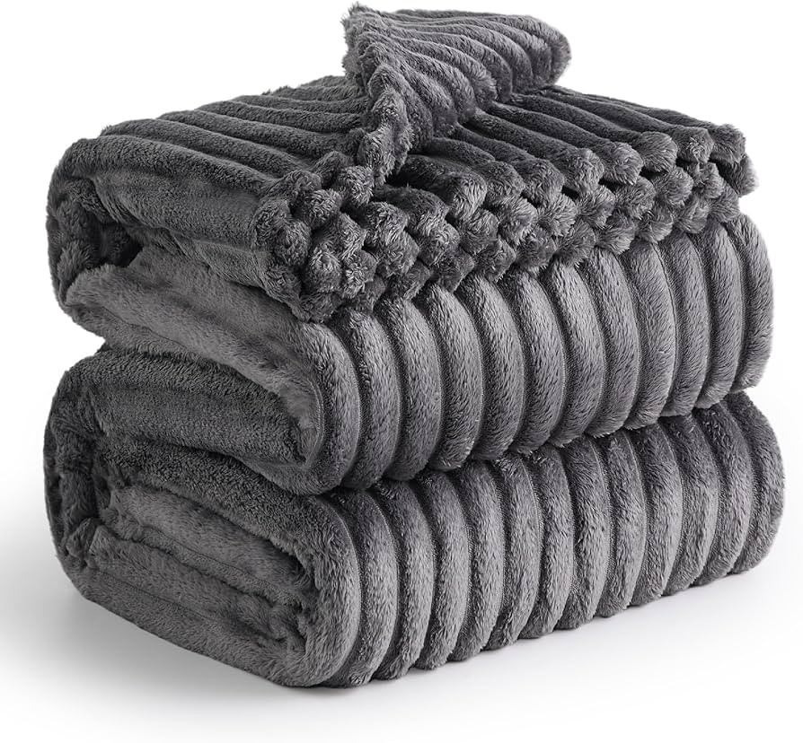 Bedsure Grey Full Blanket for Bed - GentleSoft Cozy Soft Blankets for Women, Cute Large Throws fo... | Amazon (US)
