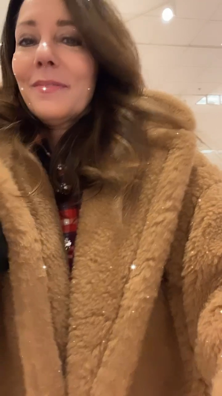 Wore this Iconic Max Mara teddy coat outside for a minute while making a curbside delivery ❤️and now I want it!!

#LTKHoliday #LTKGiftGuide #LTKover40