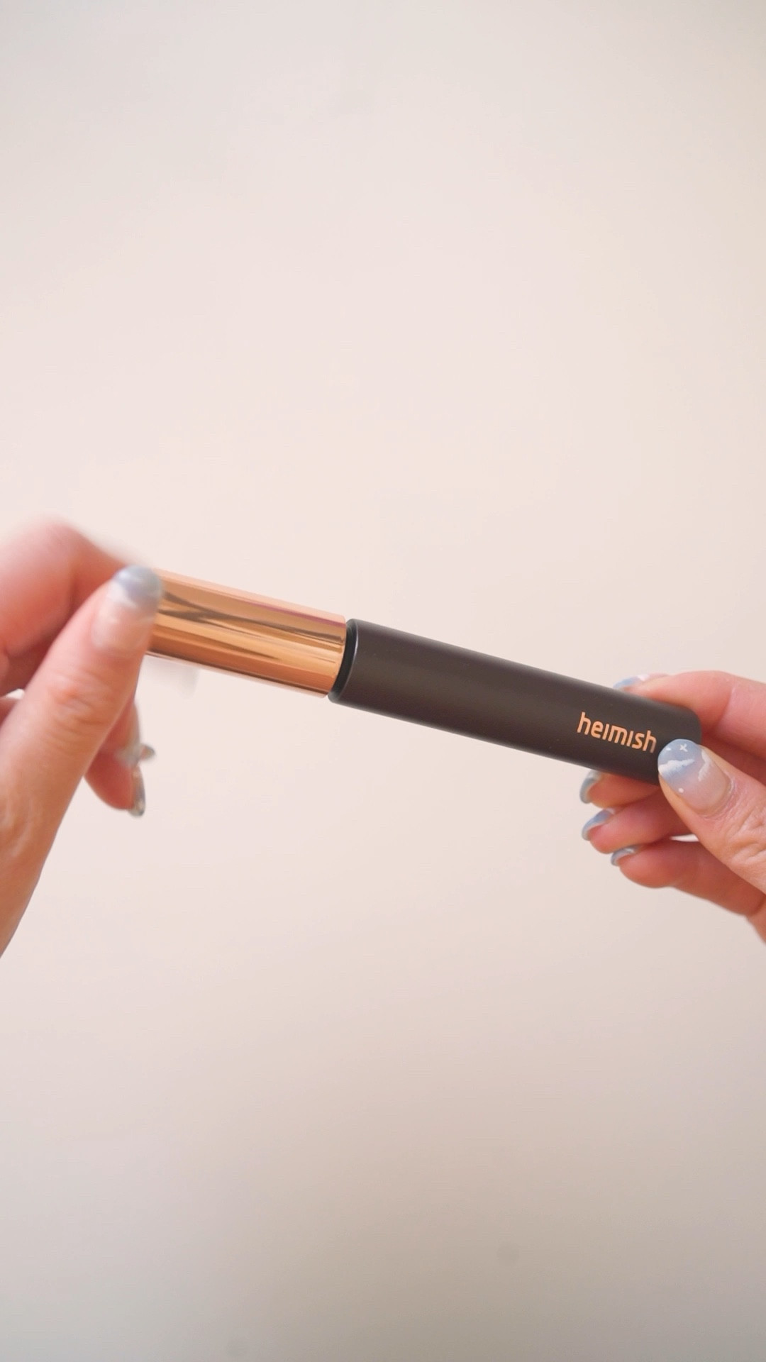 Looking for an everyday mascara that lasts all day and gives your eyelashes that perfect lift? This Korean beauty product mascara does just that and more! It not only elevates your makeup routine, but is also the perfect essential to help your lashes grow #beauty #korean #aesthetic #makeup #mascara

#LTKVideo #LTKAsia #LTKbeauty