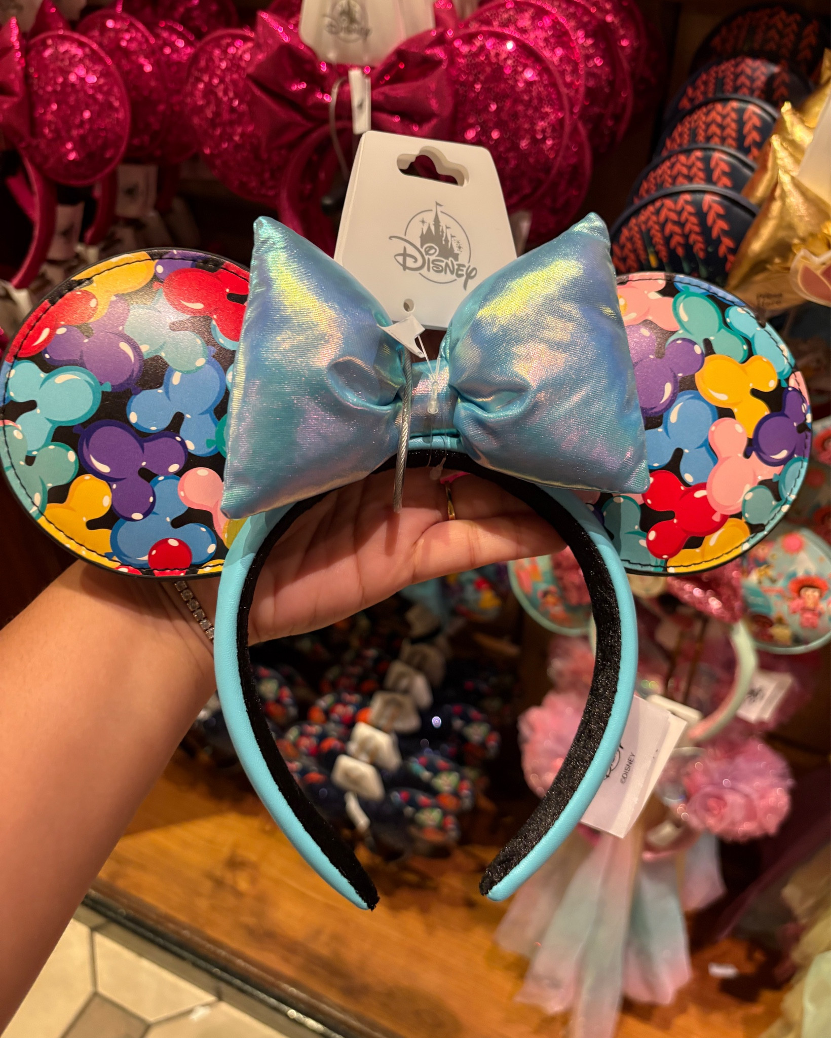 Walt Disney World Headbands 


#minniemouse #mickeymouse #ears #headband #disney #disneymerch #waltdisneyworld 

#LTKStyleTip