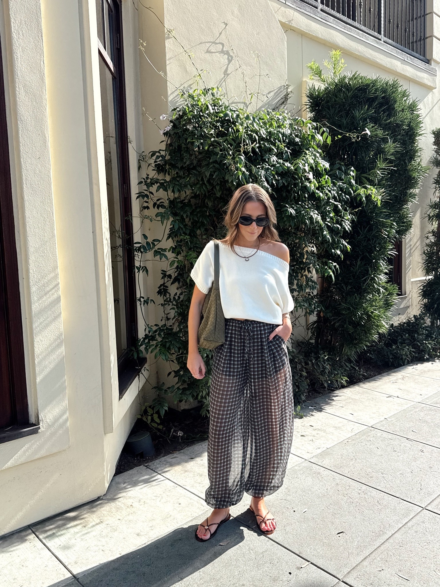 These pants are so cool! Would be so cute dressed up for the holidays! Wearing a small top and small pants

@ASTR the Label