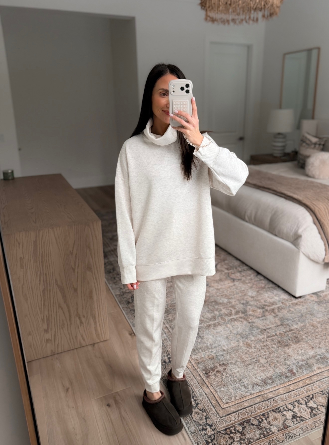 Winter looks mom approved white classy outfits outfit of the day chic women’s fashion Annabrstyle 

#LTKSeasonal #LTKmomlife #LTKootd