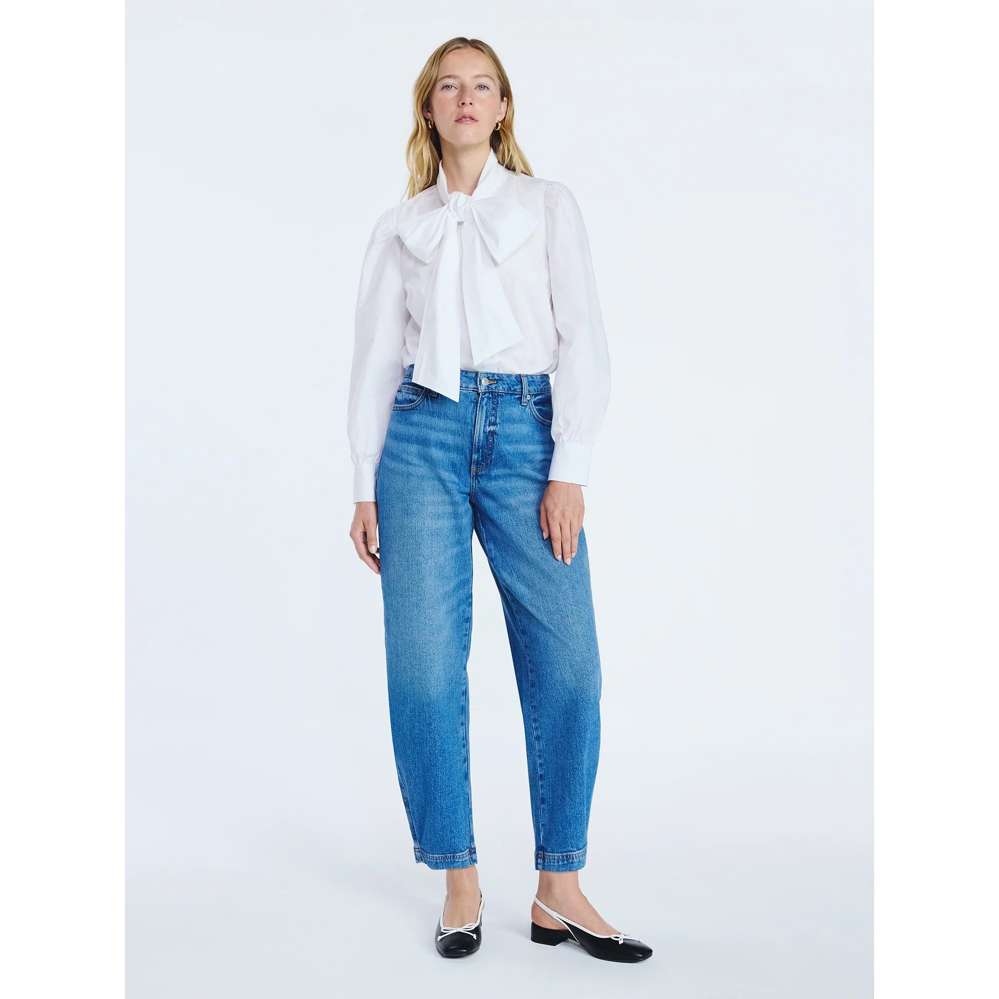 Free Assembly Women's Mid Rise Wide Hem Barrel Jeans, 28" Inseam, Sizes 0-20 | Walmart (US)