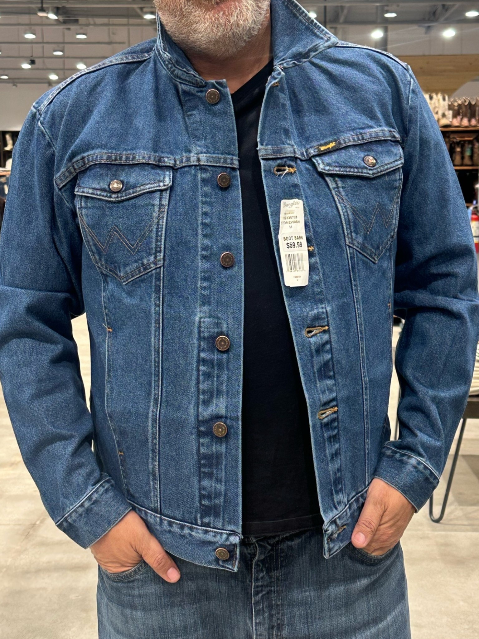 A denim jacket makes the perfect gift for Father’s Day! This jacket goes well with everything and you can wear it all year round!

#LTKMens