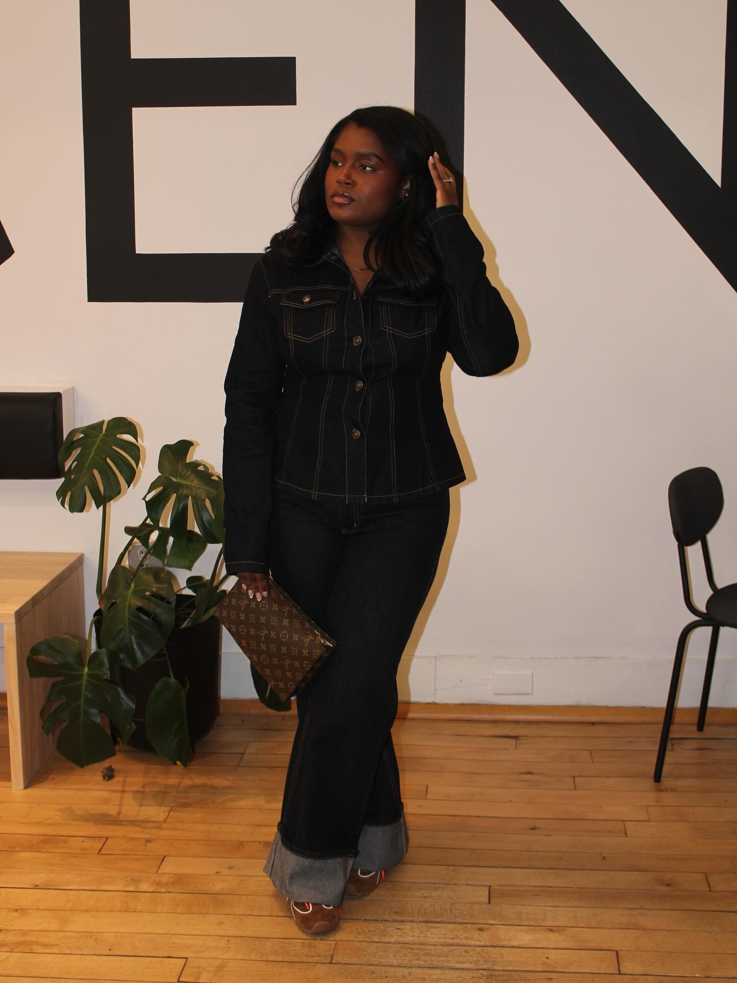 A good denim moment never fails 🤍

✨ShopMy link in bio.

#denimoutfit #ootdinspo #everydaystyle #fashioninspo