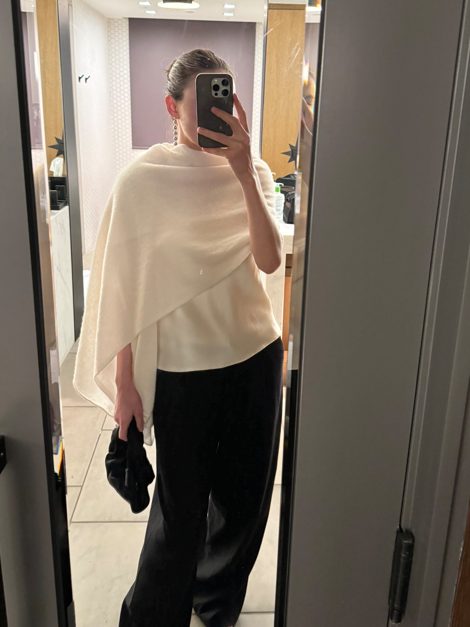 The shawl I pack for every trip

#LTKItBag #LTKStyleTip #LTKShoeCrush