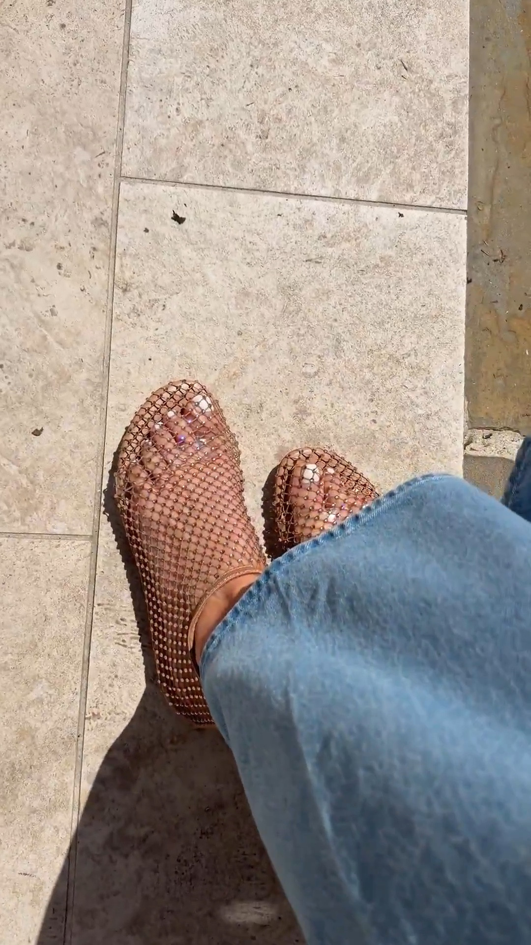 WEEKLY BEST SELLER
mesh flats, sparkly mesh shoes, spring shoes, comfy shoes, chic style, anna monteiro, annabrstyle

#LTKOver40