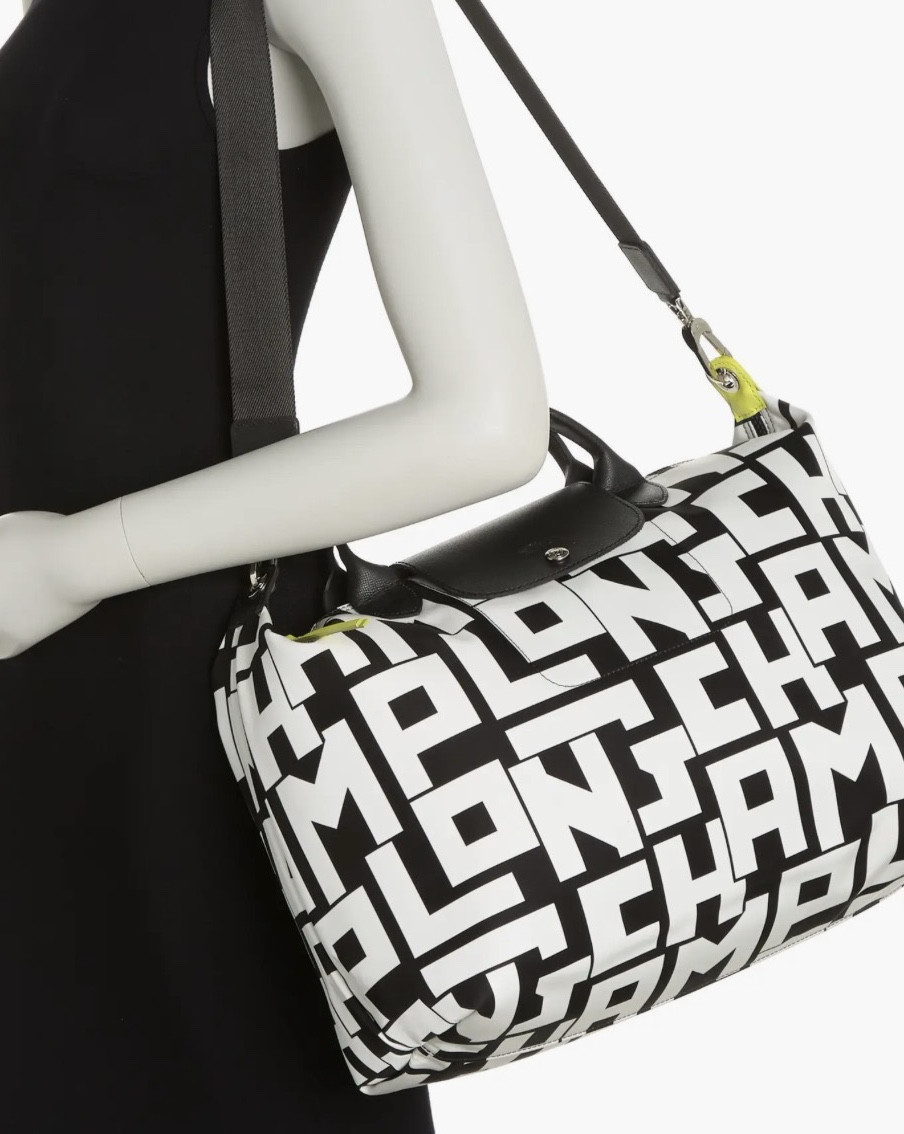 Longchamp Le Pliage Neo Logo Travel Bag
Love the Black, White and Neon Yellow 
21"W x 11.75"H x 7"D; 3.75" handle drop; 14.5" strap drop
Textile with leather trim
On Sale, 31% off - $199

#travelbag #tote #totebag #travelbag #traveltote #largebag #bag #bags #bagsonline #sale #deal #onsale 

#LTKmomlife #LTKActive #LTKSaleAlert
