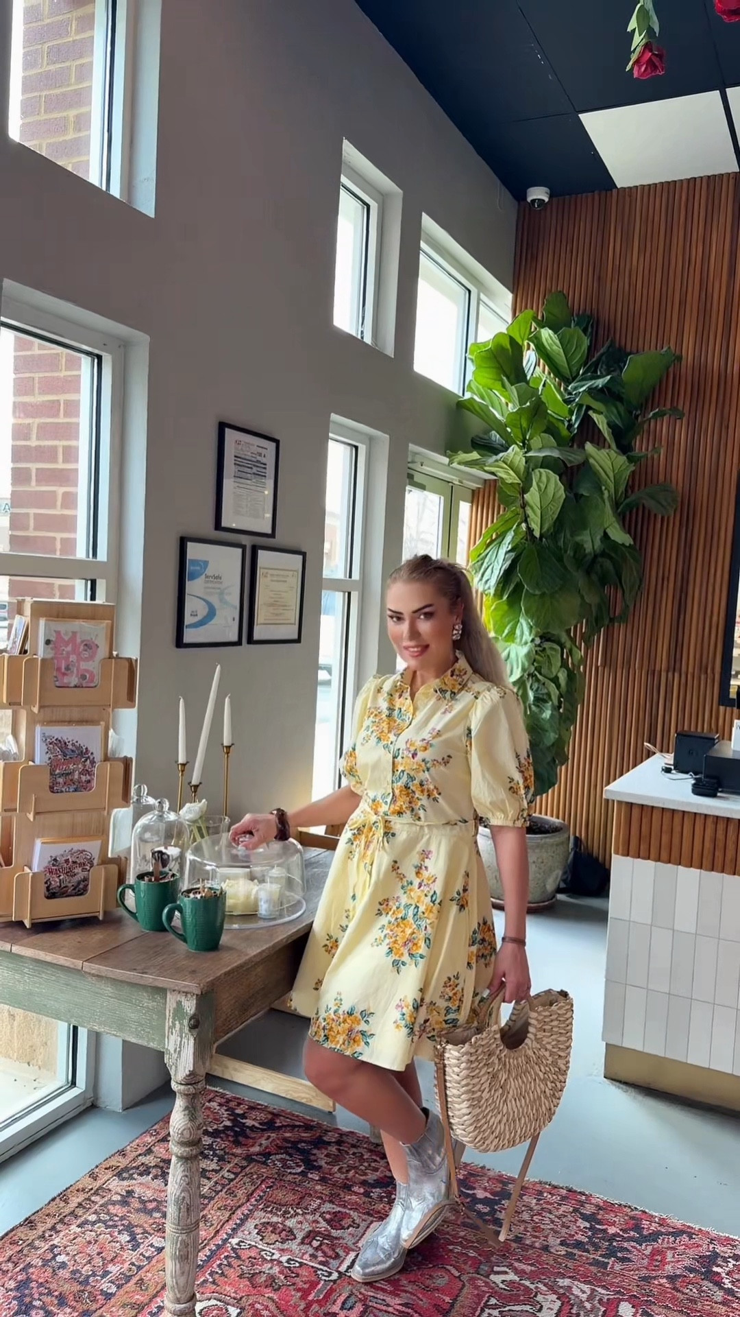 Women's Balloon Short Sleeve Mini Shirtdress - A New Day™ Yellow Floral M

Collared yellow floral dress🪝

#LTKvlog #LTKActive #LTKootd