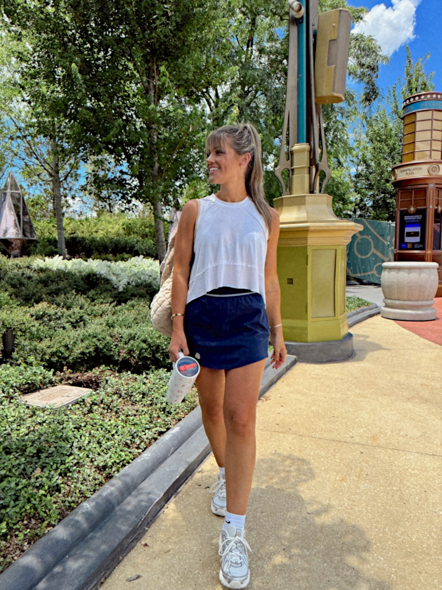 XS in both. This was so comfy for an excruciatingly hot day at Epic! 🥵🤭 perfect for theme parks or just mom life or walks this summer :)