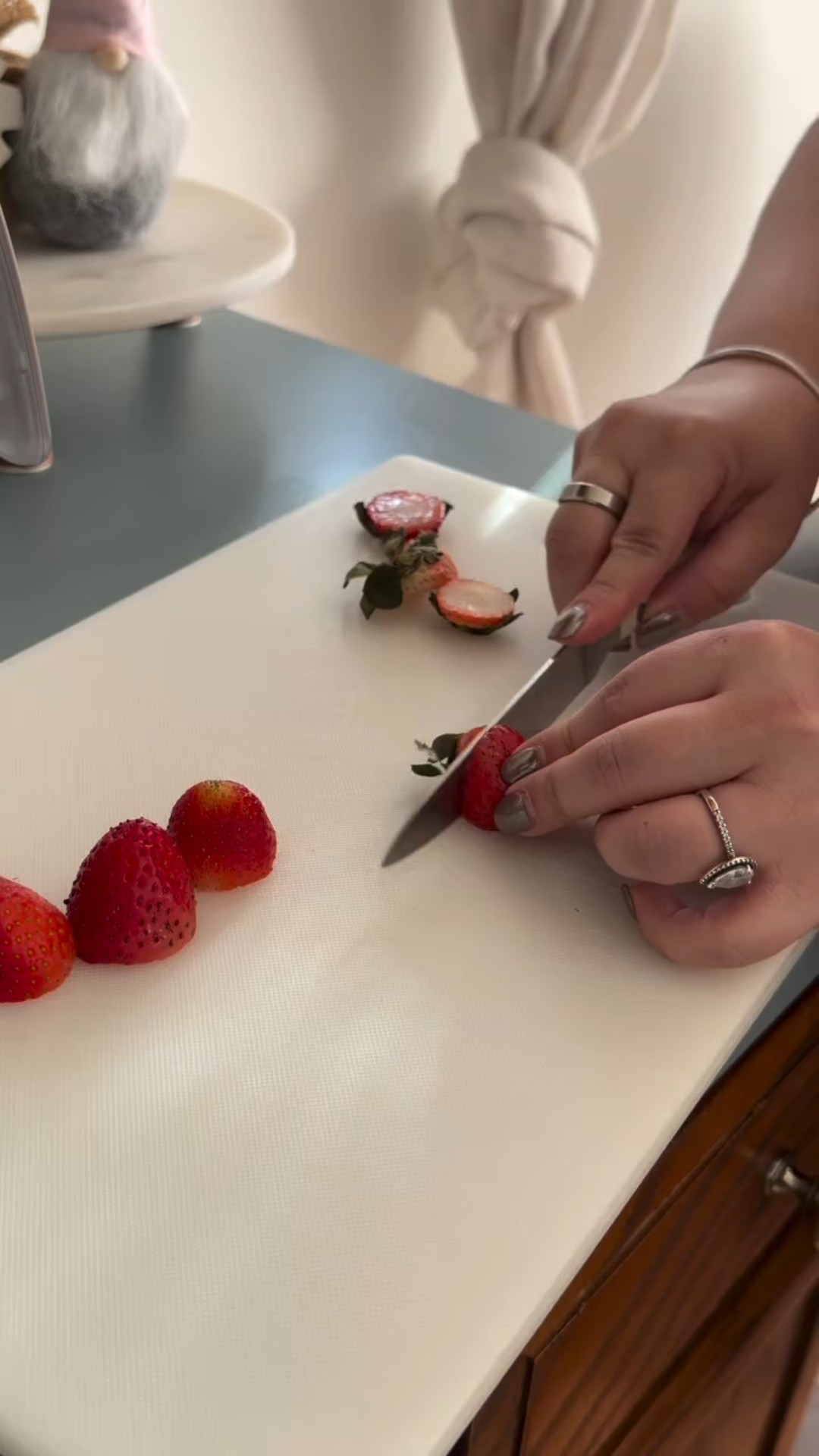 Making my son some strawberry & banana pouches and he loved them so much! 

#babyfood #fyp #grownsybabyfoodmaker #momlife #momtips #blessed #motherhood #love #momsoftiktok #fypシ #reels