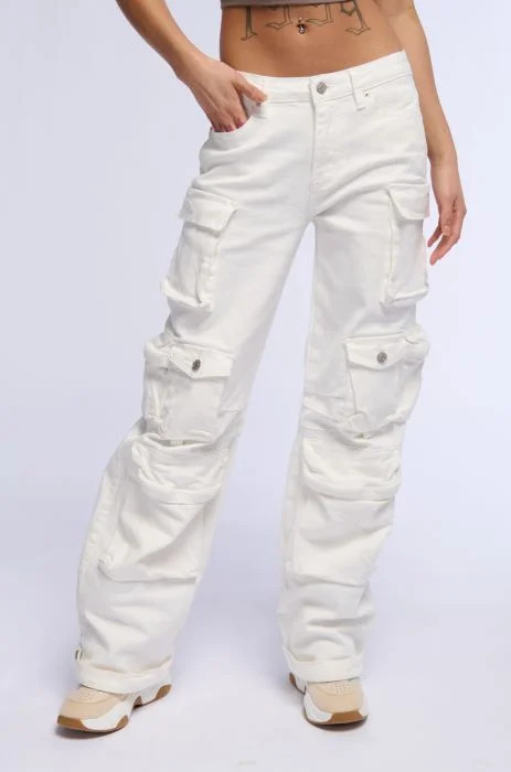 BROOKLYN CARGO POCKET WIDE LEG JEAN IN WHITE | AKIRA