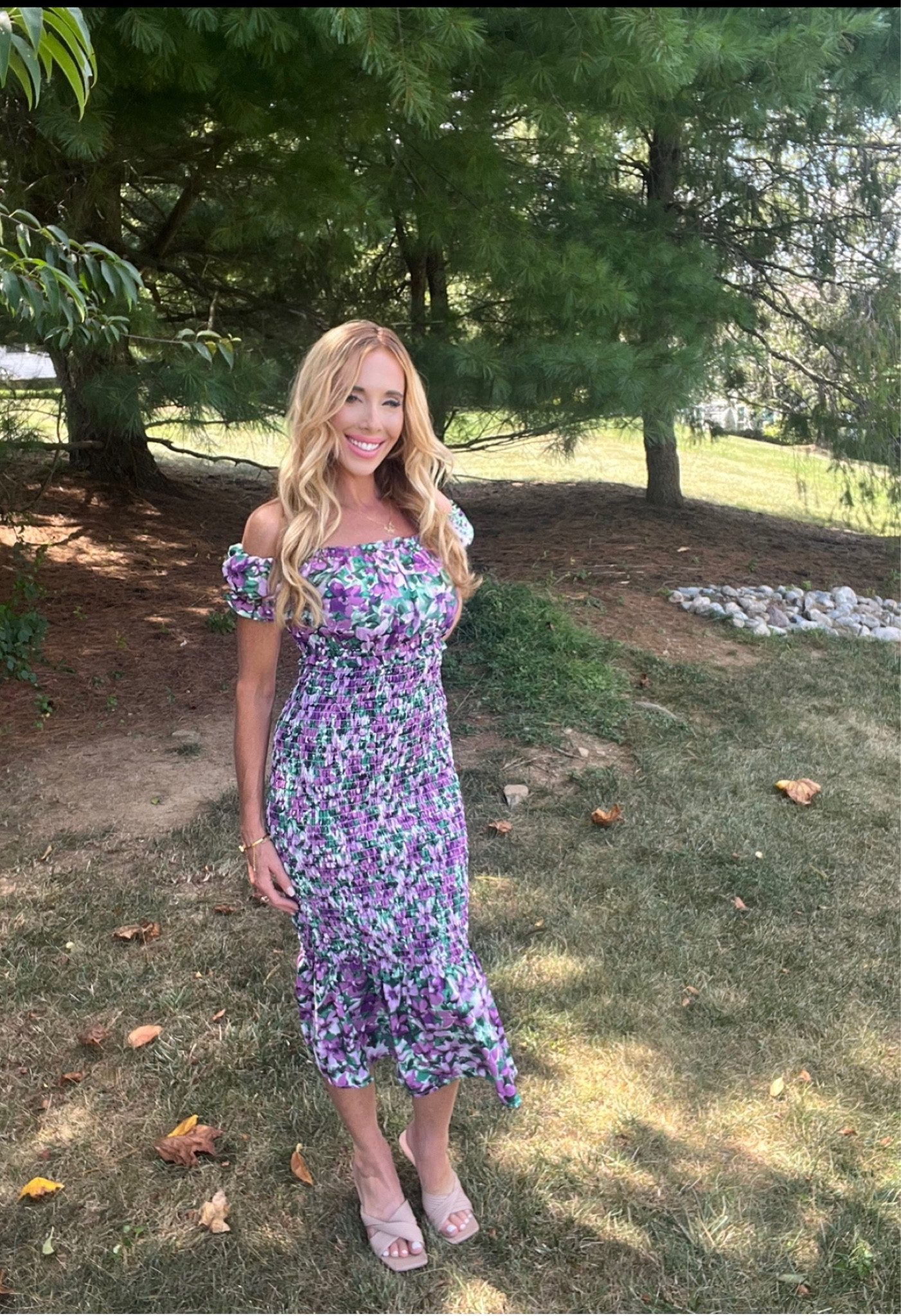 Beautiful off the shoulder floral dress size small 

#LTKcurves #LTKfit #LTKstyletip
