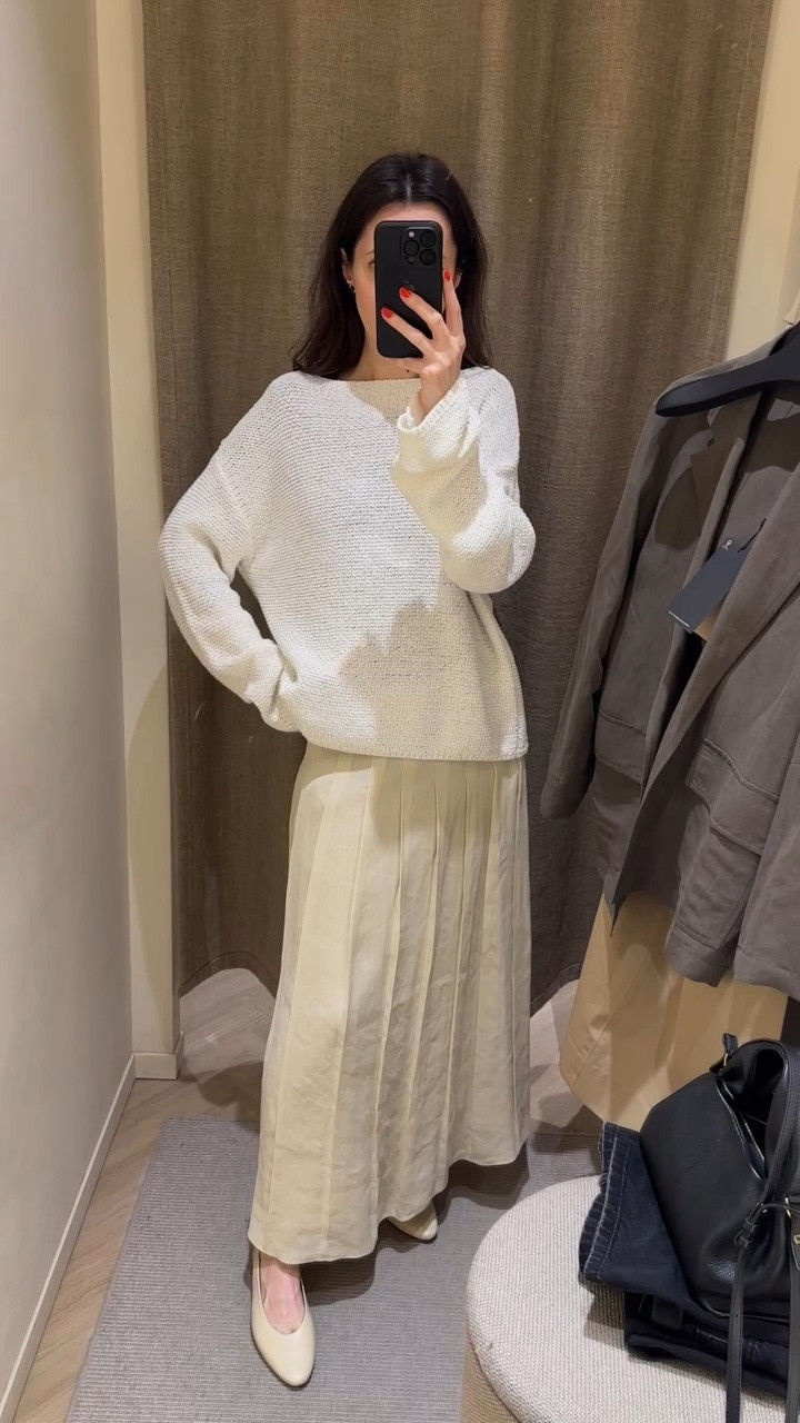 Massimo Dutti new-ins you definitely need for spring-summer 🖤 I am wearing the smallest sizes in all of the pieces. 

Tags: Massimo Dutti new collection, Massimo Dutti try-on haul, Massimo Dutti linen blazer, linen midi skirt, black linen cotton top, white wide-leg trousers, crochet waistcoat, black embroidered shirt, spring look, spring outfit, casual look, spring fashion, spring style, easy styling, simple everyday look, chic & basic outfit, primavera, verano, effortless, Parisian look, casual outfit, capsule wardrobe, summer style, summer fashion, summer look, summer outfit, brunch style, high street, linen essentials.

#LTKstyletip #LTKsummer #LTKspring