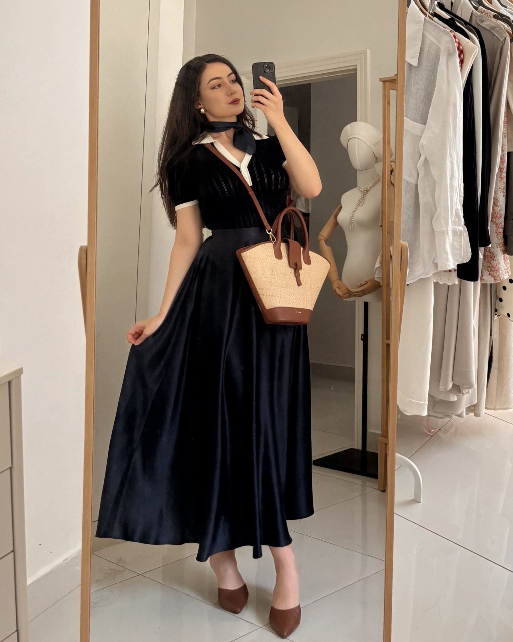 Navy never goes out of season, but it hits different under the summer sun ☀️

#LTKworkwear #LTKstyletip #LTKAroundTheWorld