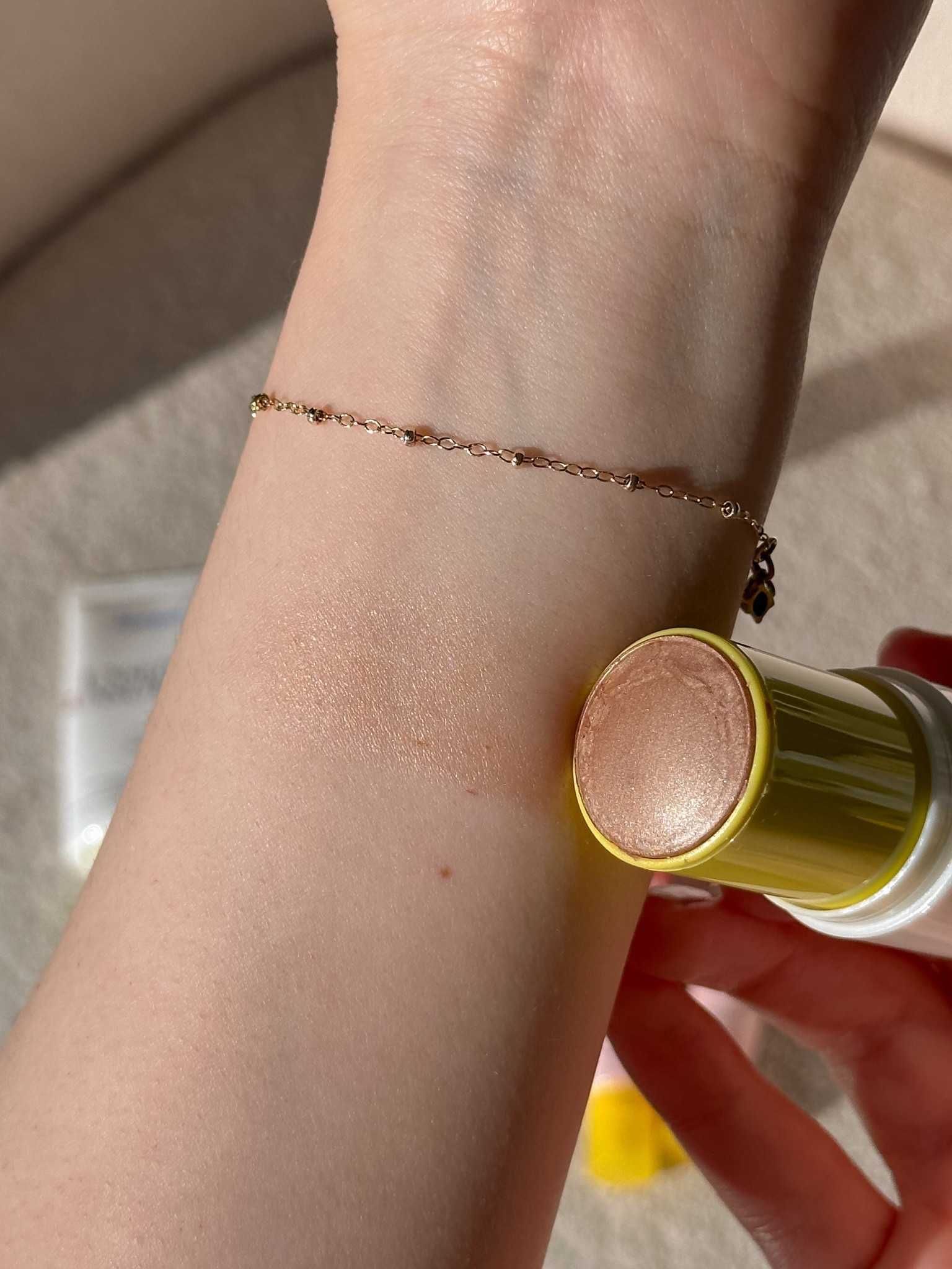 prettiest spf stick with a glowy bronze hue ☀️ great to throw in your bag for fall/winter or gift to a friend!

Glowscreen Sunlighter Stick SPF 45 - shade: Golden Hour


#LTKBeauty #LTKGiftGuide #LTKFindsUnder50