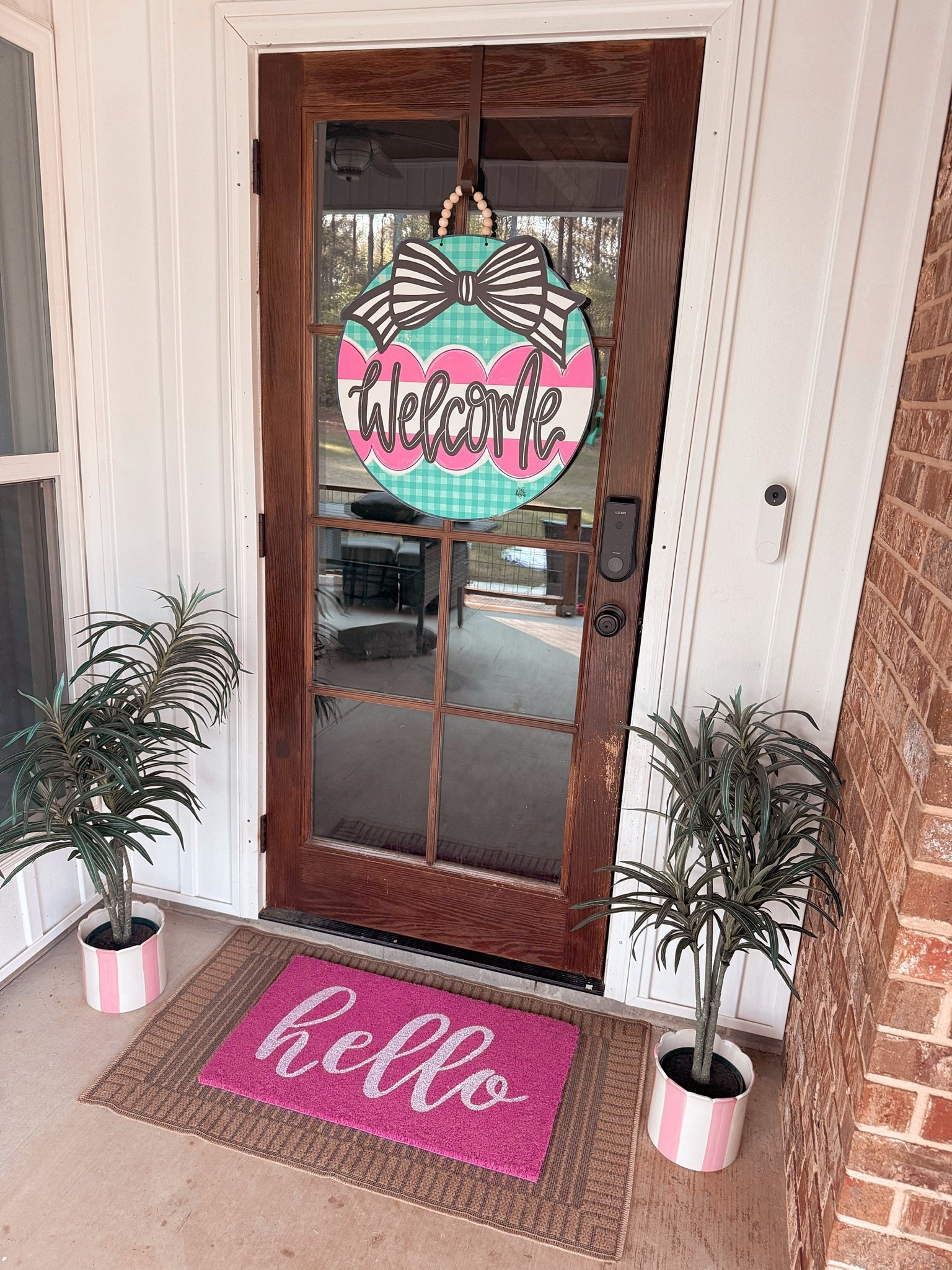 Outside door decor🩷

#LTKdayinmylife #LTKSeasonal #LTKHome