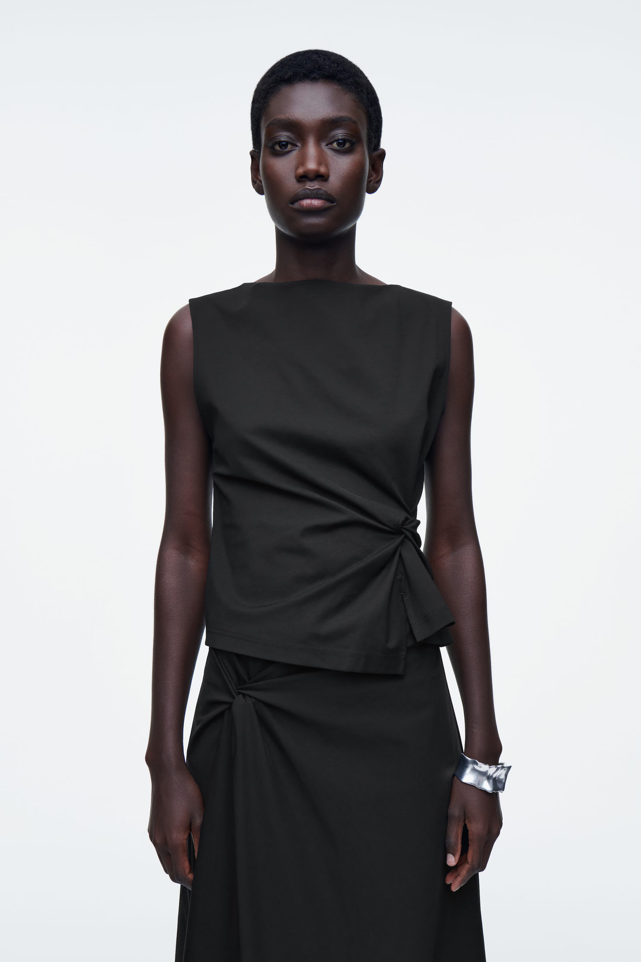 TOP MIT TWIST-DETAIL - SCHWARZ | COS | COS (EU)