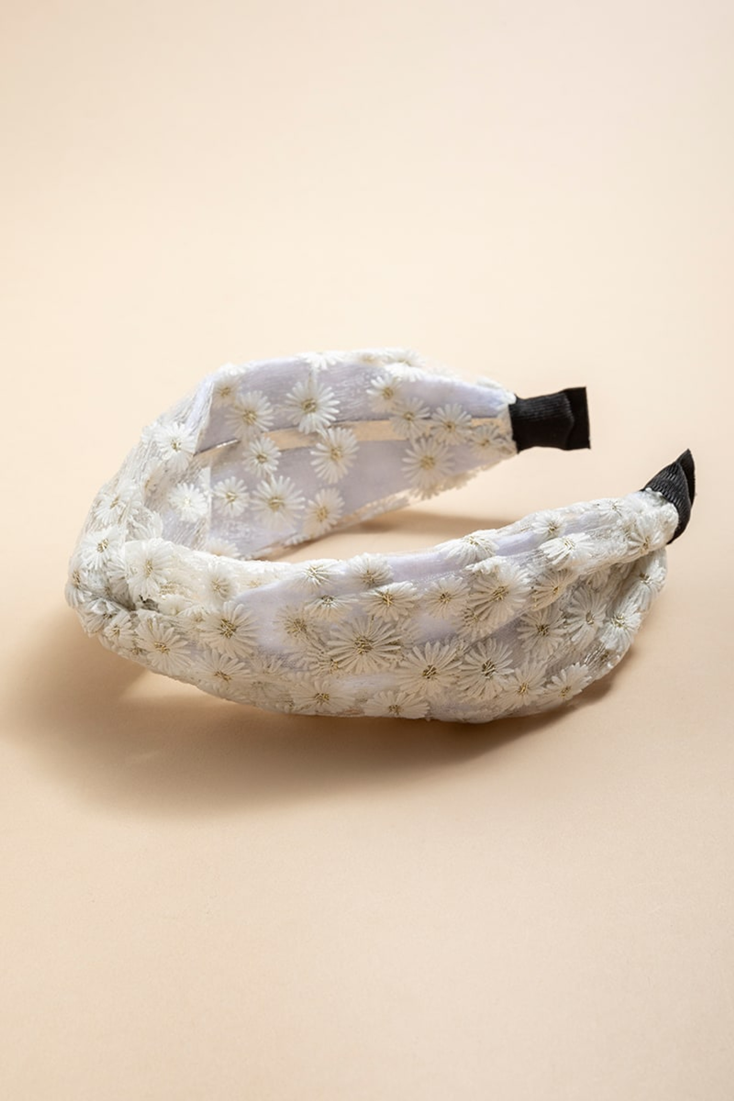 Gwen Daisy Pattern Topknot Headband | Francesca's