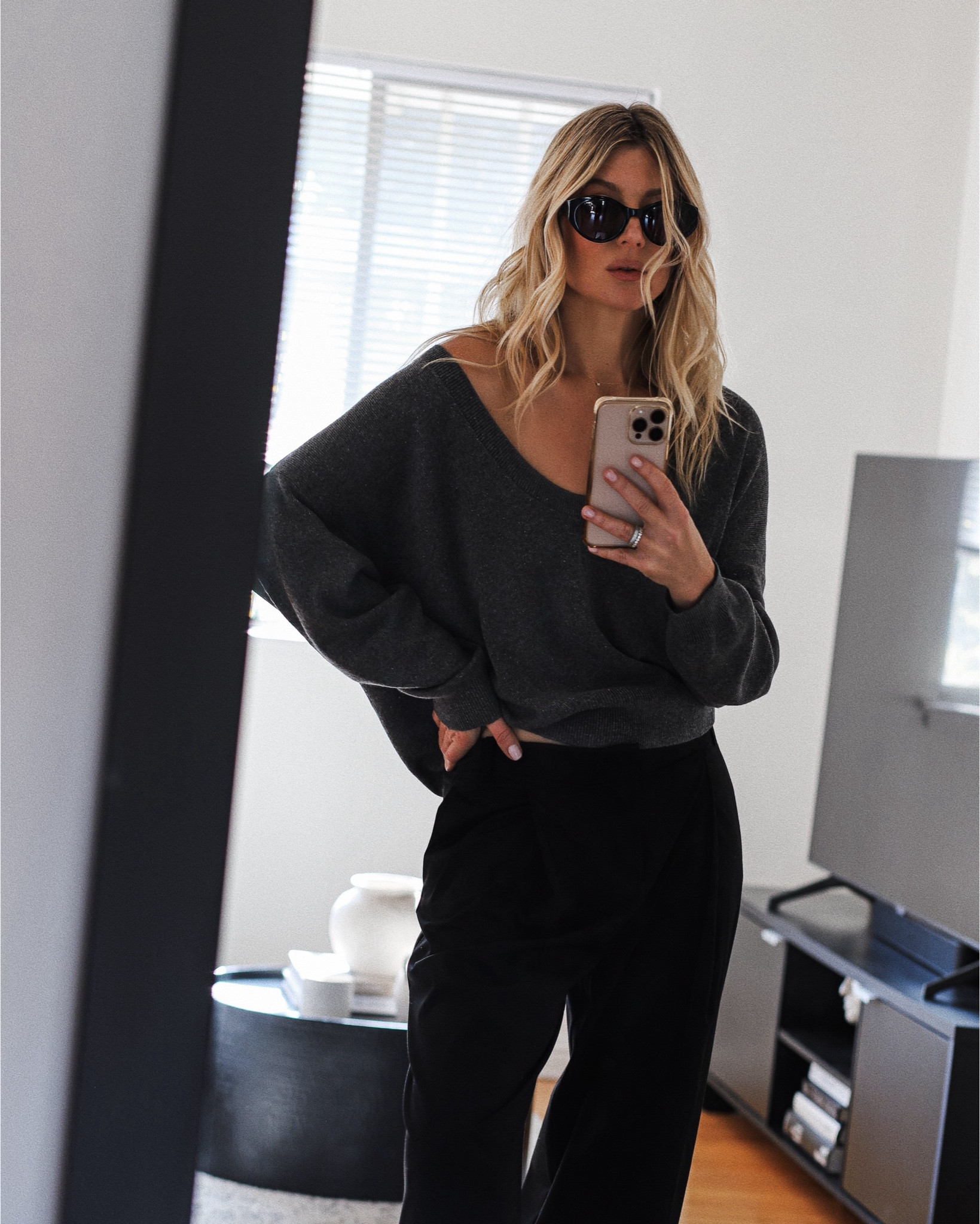 Minimalist 🖤

#minimalchic #minimalstyle #classicstyle #90style 



#LTKootd