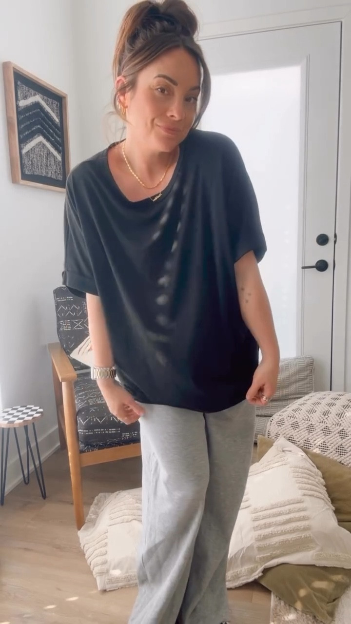 Grab them in all the colors!! #oversizedtee #besttshirt #amazonoutfits #amazontee #amazontryonhaul #midsize #midsizestyle #midsizefashion #momstyle #coolmom #coolmomstyle #ootd #momlife #hairstylistlife *earns commission