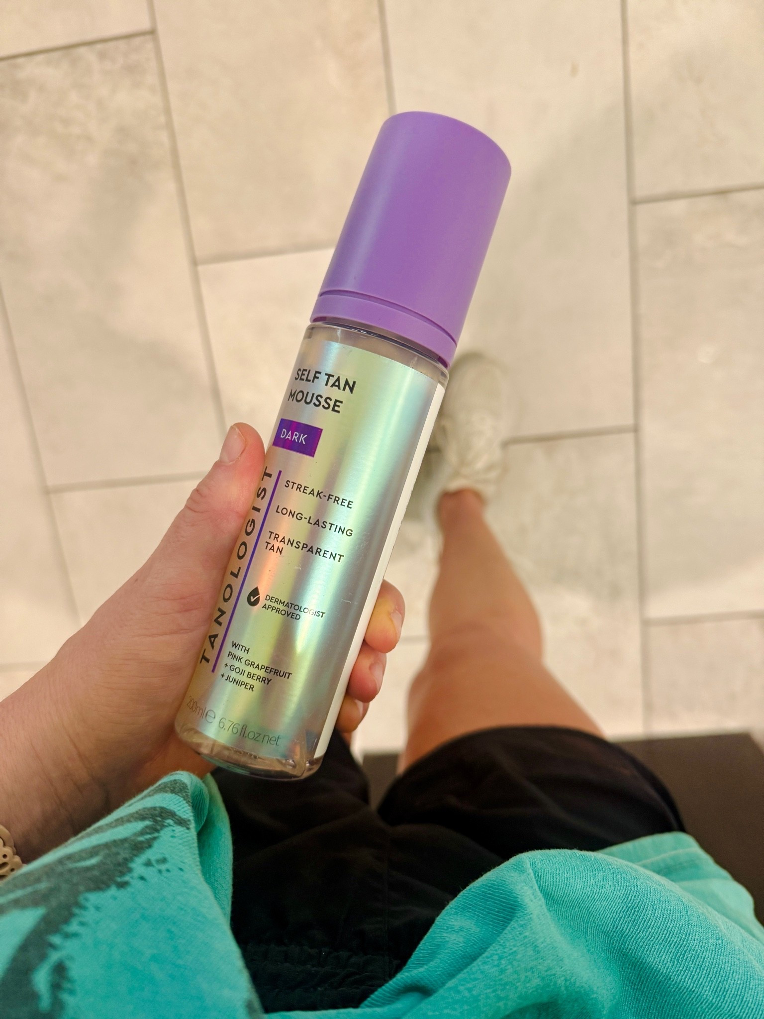 I've been through so many bottles of this self tanner because:
A. It didn't stink
B. It doesn't transfer to clothes or sheets
C. It's actually affordable