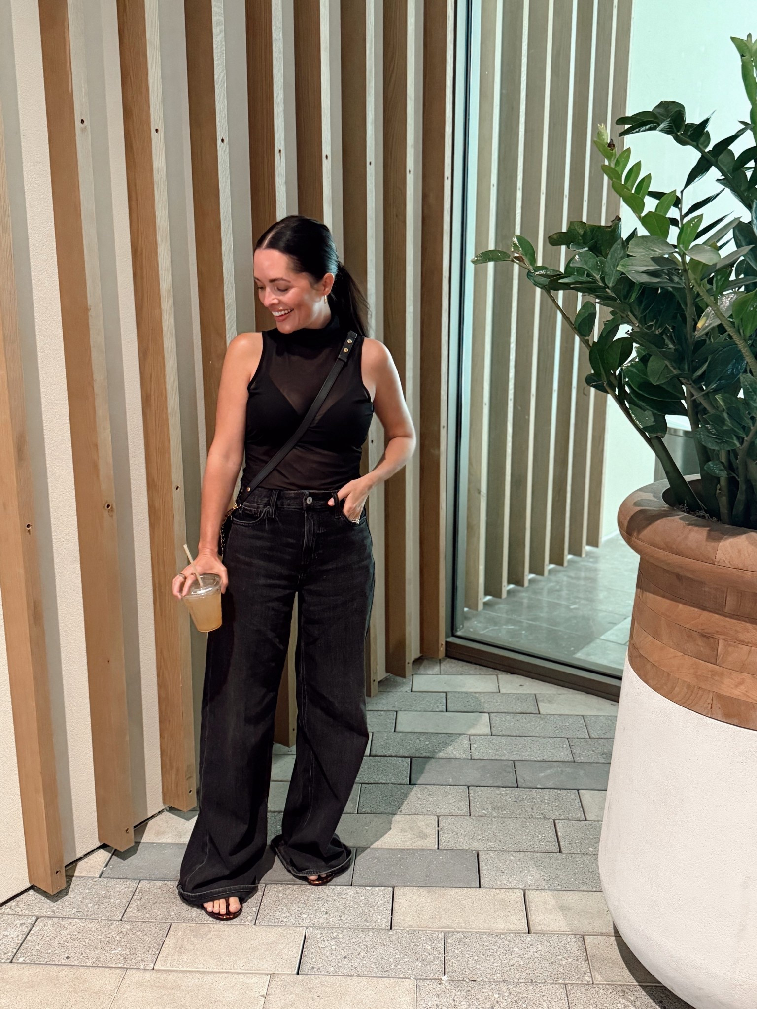 Wide leg jeans, wide leg black jeans, black jeans, high rise jeans