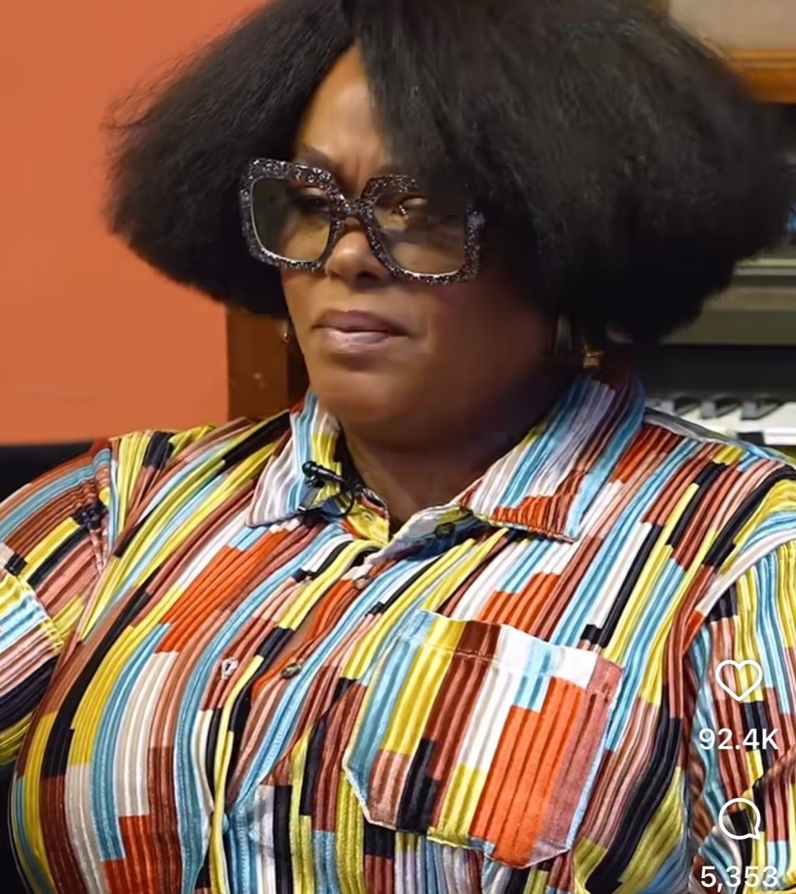 You ask, we answer! @perrresiacortez says, “Hello! Can you give us details on Jill’s look, including accessories? Thank you!”

@missjillscoott appeared on Million Dollaz Worth of Game wearing a $59.90 @shopakira Vibes Feel Good Velvet Color-Blocked Button-Down, paired with the matching $69.90 velvet wide-leg pants in the same multicolor stripe print. She accessorized with oversized square statement glasses and bold rings, allowing the vibrant velvet set to remain the focal point. Hot! Or Hmm..?

📸: IG/Reproduction

#JillScott #JillScottFBD #jillscottstyle #fashionbombdaily #fbdaily #BombStyle