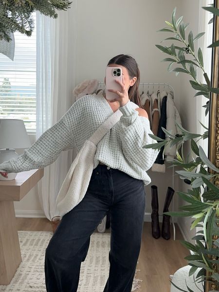 #AEPartner #AEJeans @AmericanEagle winter ootd, winter outfit, AE american eagle, farmers market outfit inspiration, sherpa purse, bag, crossbody, black wide jeans, curvy jeans, off the shoulder sweater, waffle knit