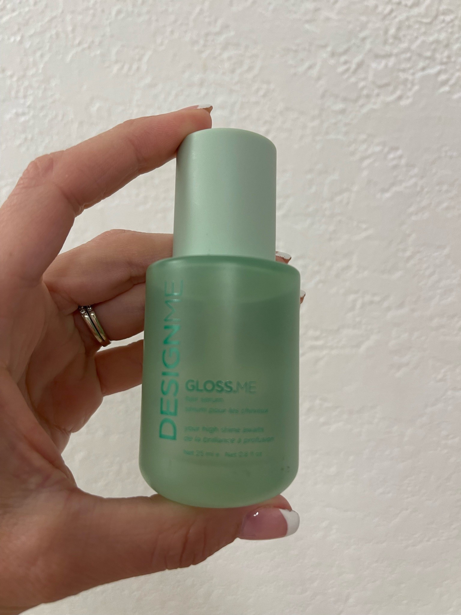 Hair Gloss Serum

Hair care, beauty, hair routine 

#LTKBeauty #LTKFindsUnder50