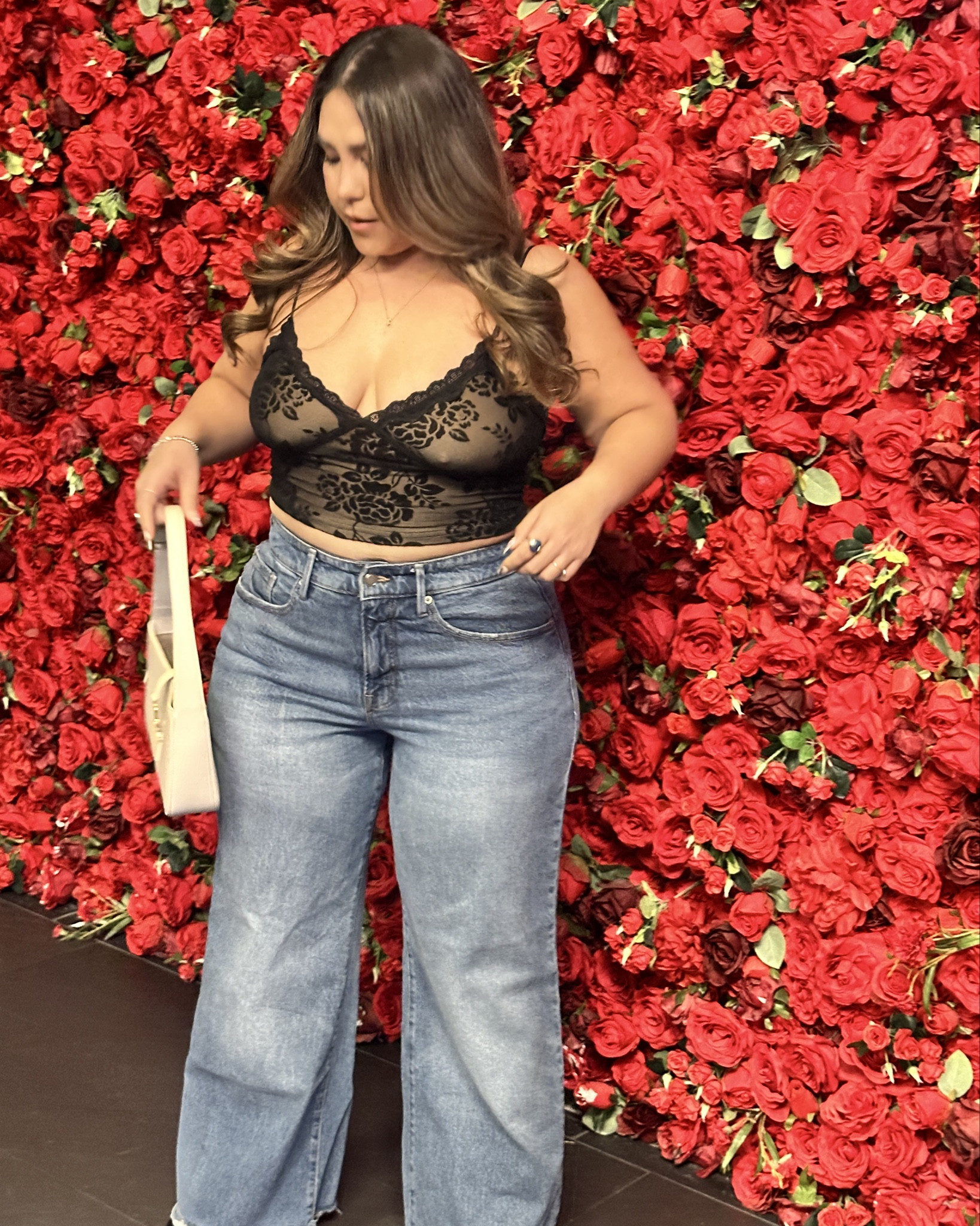 These are my favorite curvy girl baggy jeans! They highlight my curves and still fit relaxed and baggy plus they don’t have a waist gap! This is just such a cute and easy jeans and a cute top outfit 

#curvy #thick #midsize #curvyjeans #curvyoutfits #thickthigh #curvemodel #model #latincreators #baggyjeans #curvyootd #midsizefashion #curvyfashion #curvybaggyjeand 

#LTKPetite #LTKMidsize #LTKMostLoved