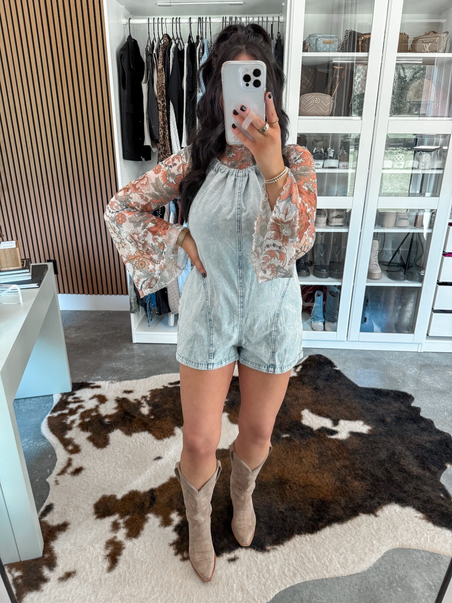 Warm Fall Western Outfit 🤍

Denim Romper — small
Top — small (my color is sold out, but you could also do the multicolor or blue option!)
Bandeau — medium

This is the perfect country concert look for this warm fall days! Love this light wash denim romper SO MUCH! Styled it with this mesh bell sleep top & finished the look with my tecovas cowgirl boots. 🍁



#LTKFindsUnder50 #LTKShoeCrush