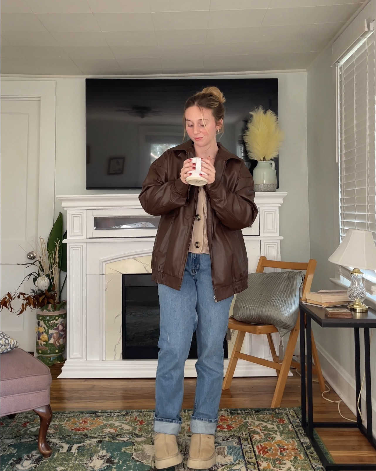 cozy fall outfit for going to a cafe. linked a similar cardigan!

#LTKSeasonal #LTKStyleTip #LTKFindsUnder100