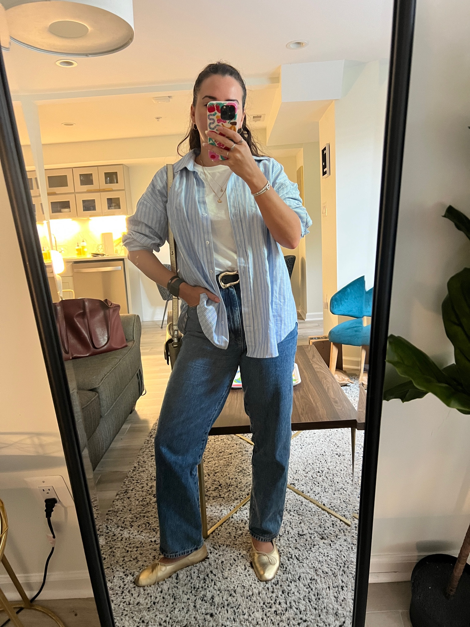 Fall outfit. Casual style. Jeans. Gold flats. 

#LTKFindsUnder50 #LTKStyleTip #LTKSeasonal