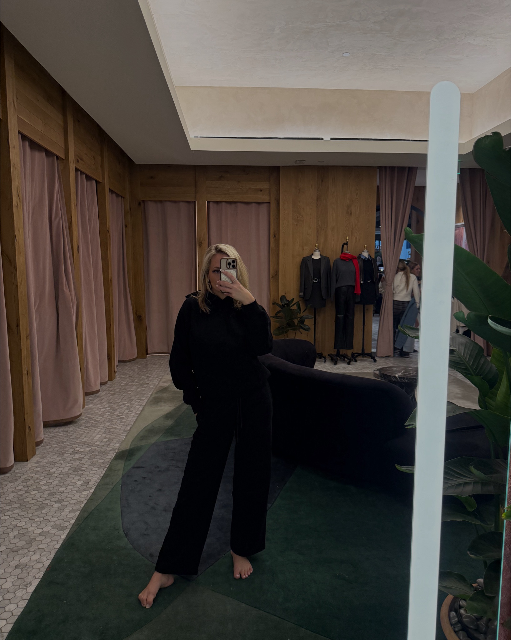 Love this sweat set 🖤
#aritzia #blackfriday 

#LTKActive #LTKFindsUnder100