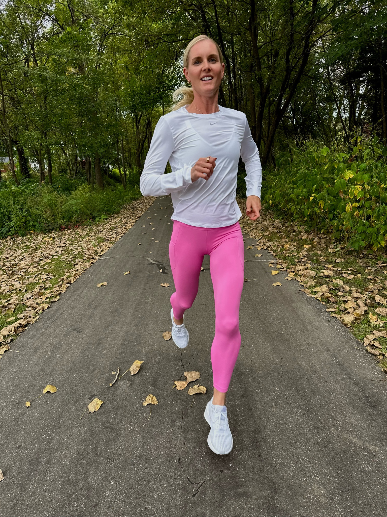 Nike's official brand store is now on Amazon, which means you can get Nike products delivered to your door with the speed and convenience of Prime shipping! 📦💨

•sports bra (XS)
•long sleeve (XS)
•leggings (XS)
•shoes (tts) 

@amazonfashion #ad #founditonamazon 