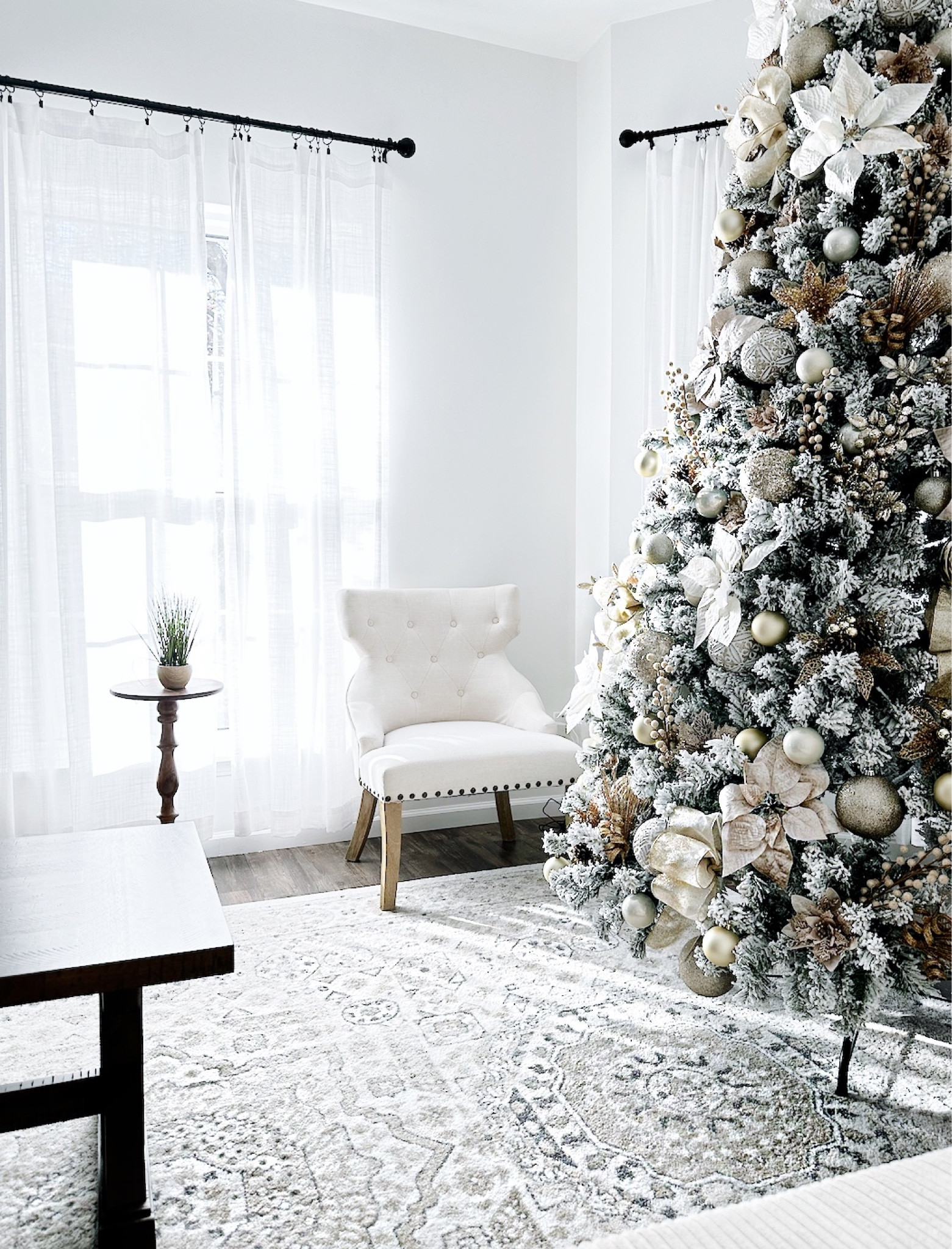 King of Christmas 

#LTKhome #LTKsalealert #LTKHoliday