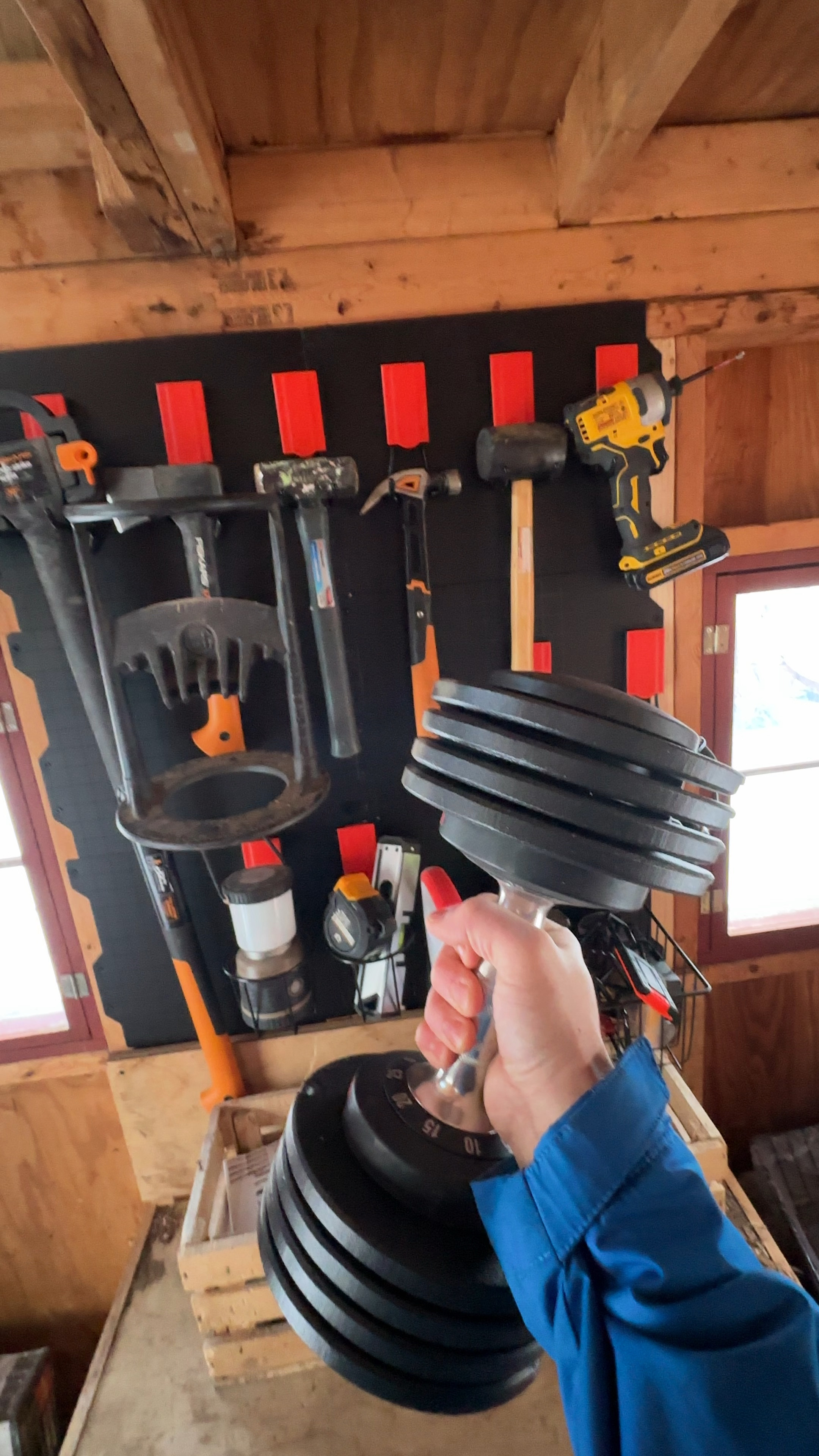 Loving our magnetic hooks #diy #hooks #magnetic #organization 