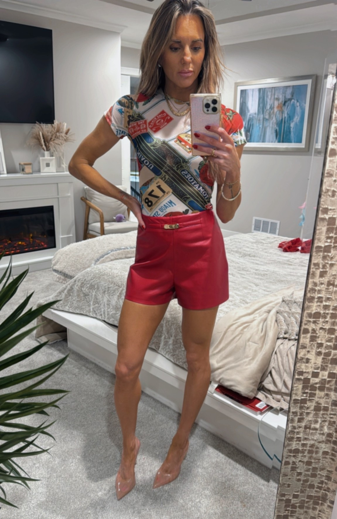 Red Friday Fit ❤️

Shorts size S
Tee size S