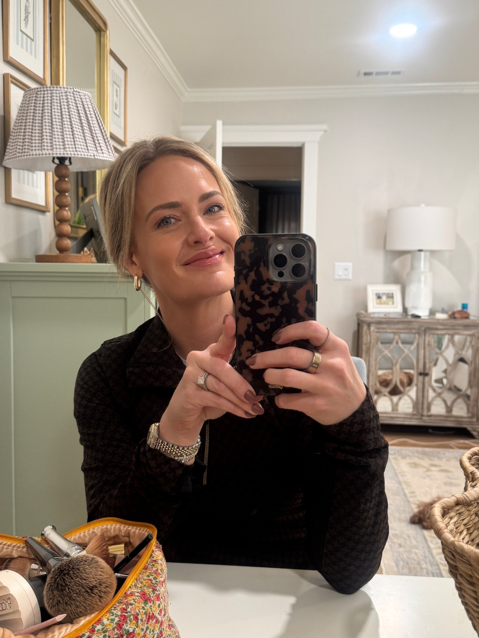 Daily Makeup for glowy skin!


#LTKselfcare #LTKmomlife #LTKgrwm