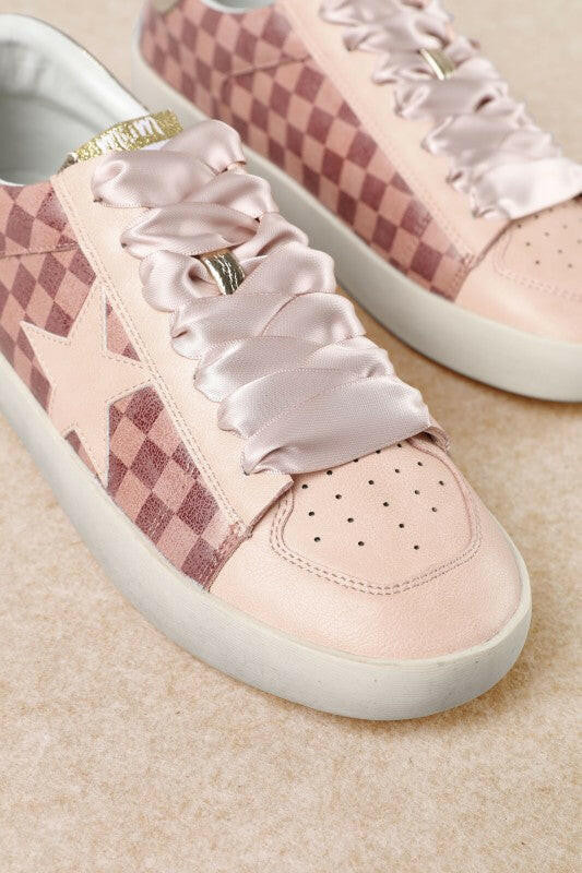 Alex - Star Lace-up Checkered Sneakers With Gold Contrast | Krush Kandy
